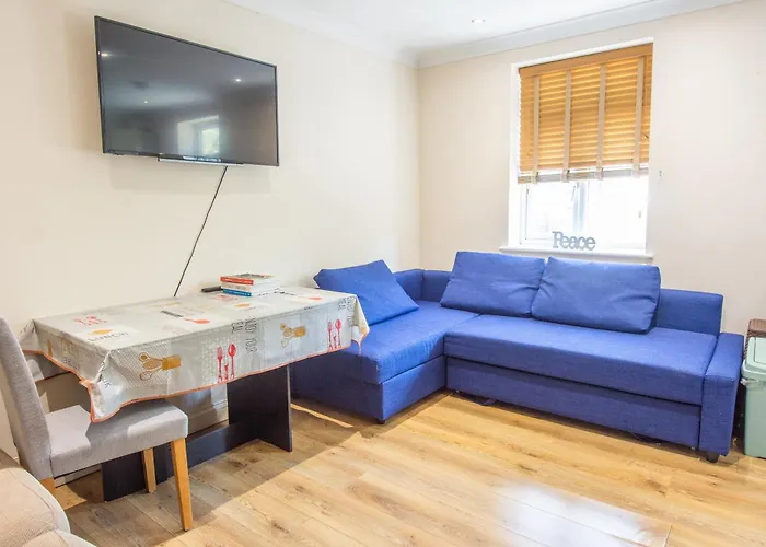 Evergreen Apartments, Flat 3, London