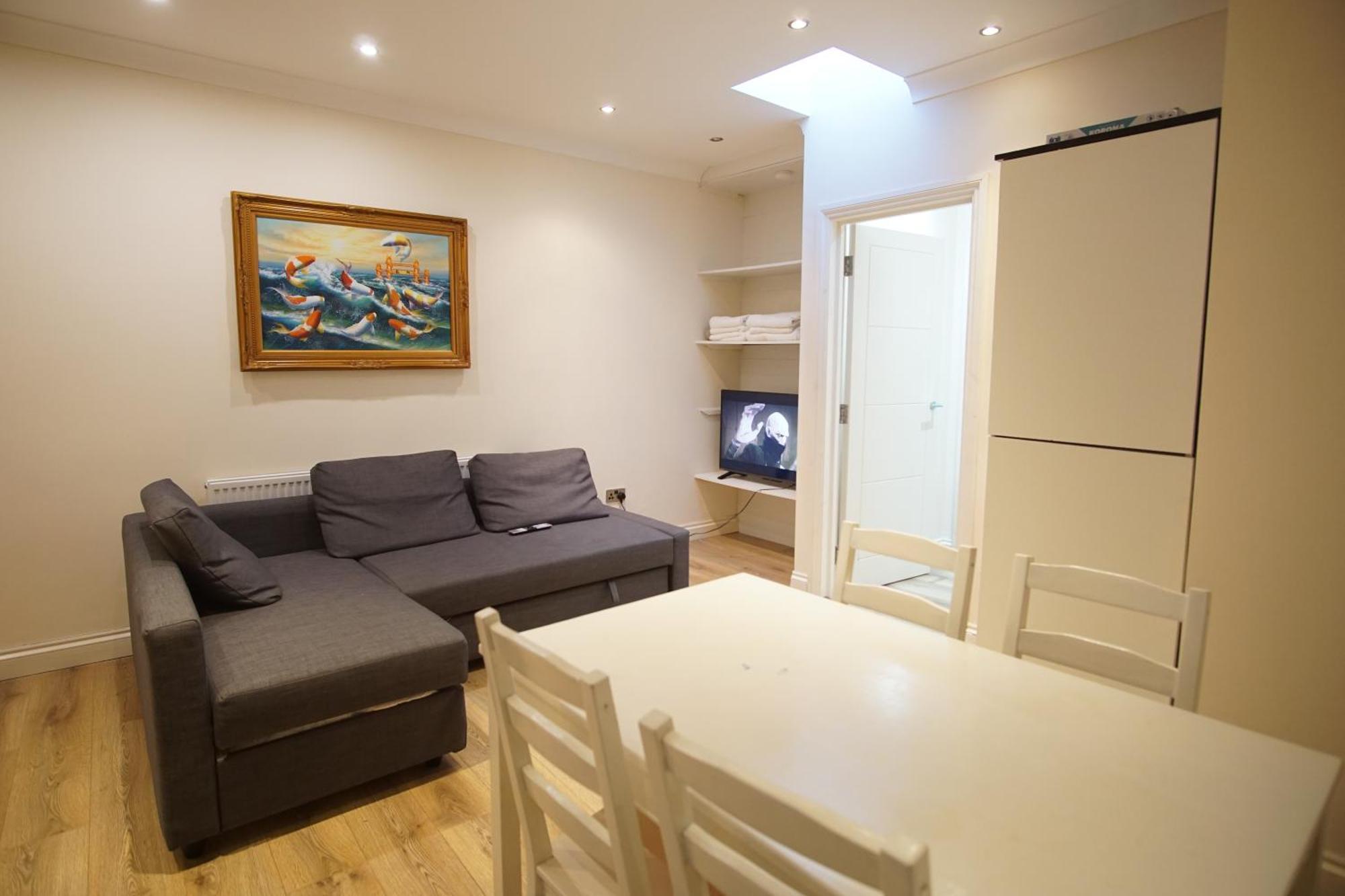 Evergreen Apartments, Flat 3, Apartment *