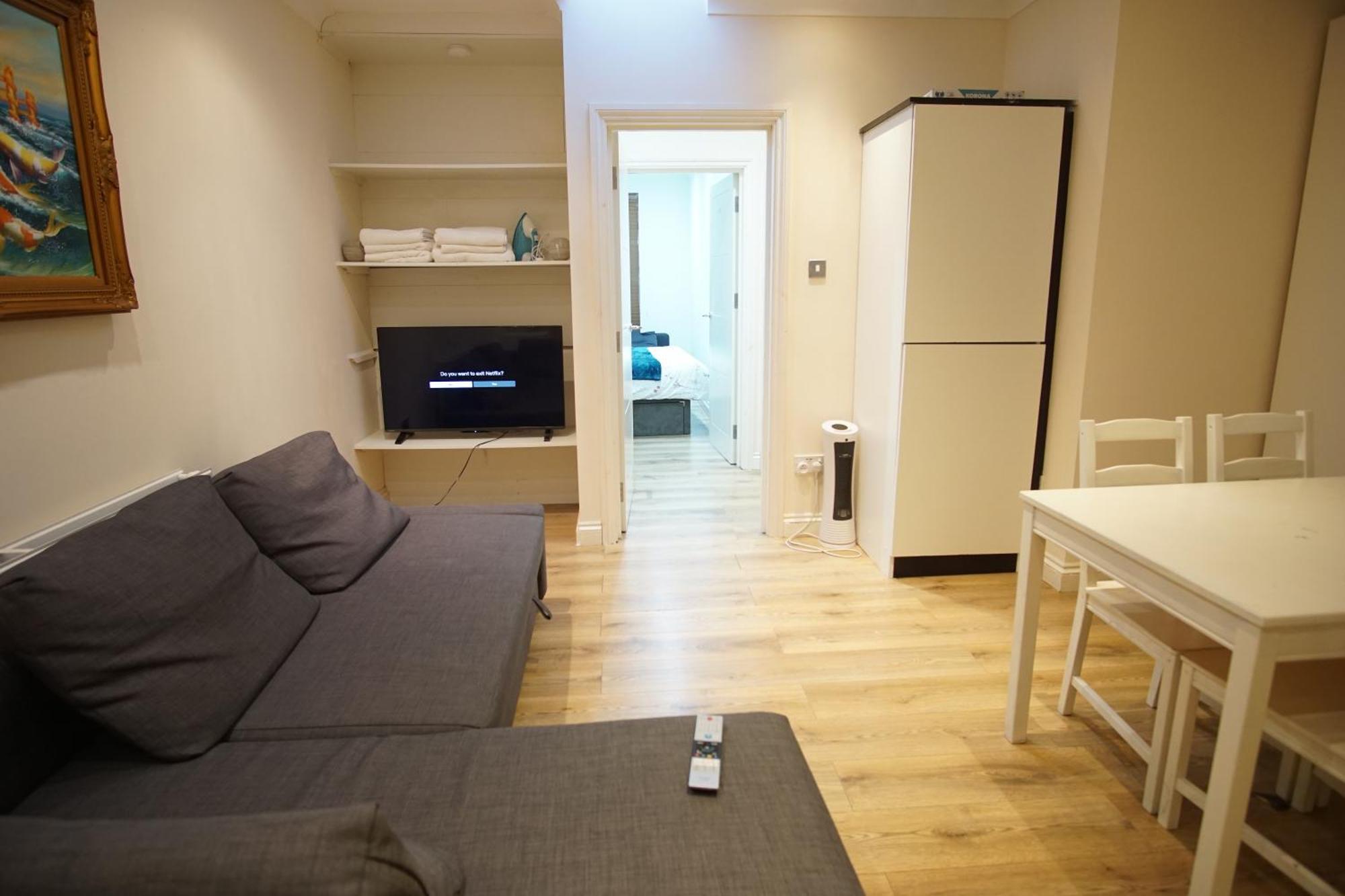 Evergreen Apartments, Flat 3, Apartment London