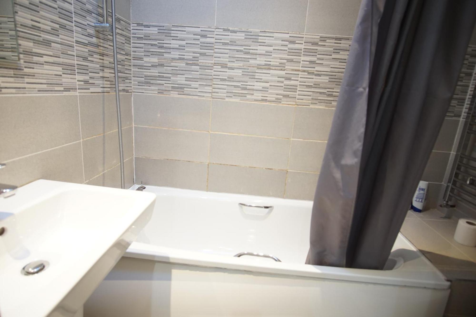 Evergreen Apartments, Flat 3, Apartment London