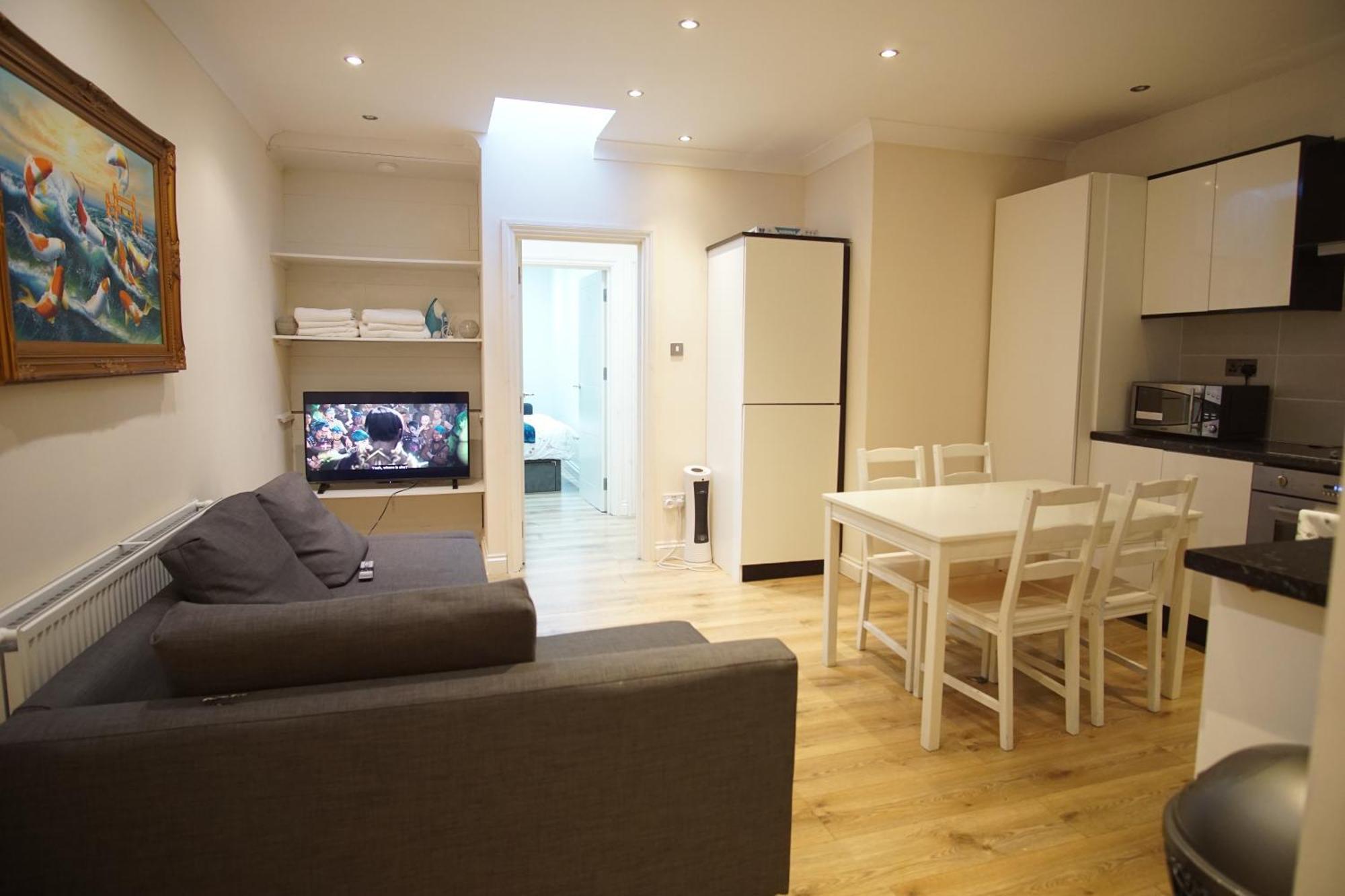 Apartment Evergreen Apartments, Flat 3, London