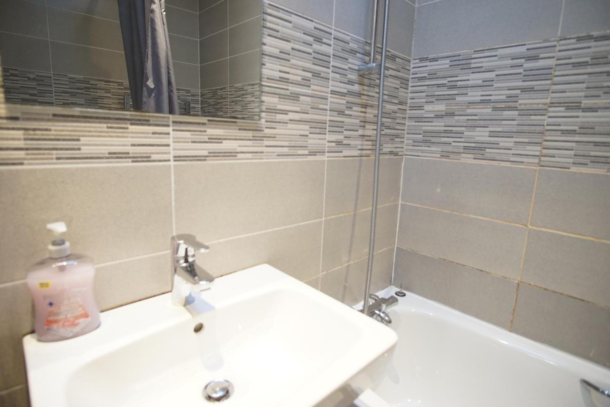 Evergreen Apartments, Flat 3, Apartment *