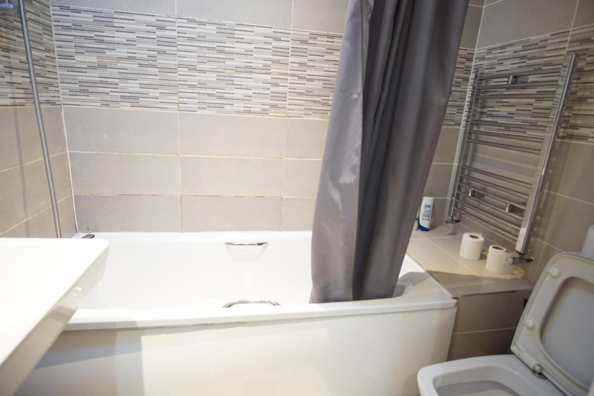 Apartment Evergreen Apartments, Flat 3, *