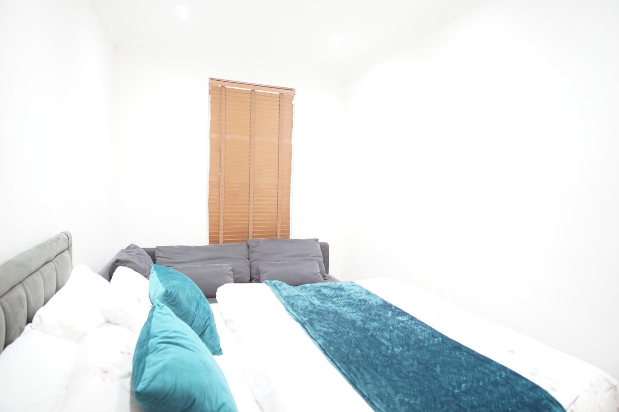 Evergreen Apartments, Flat 3, London