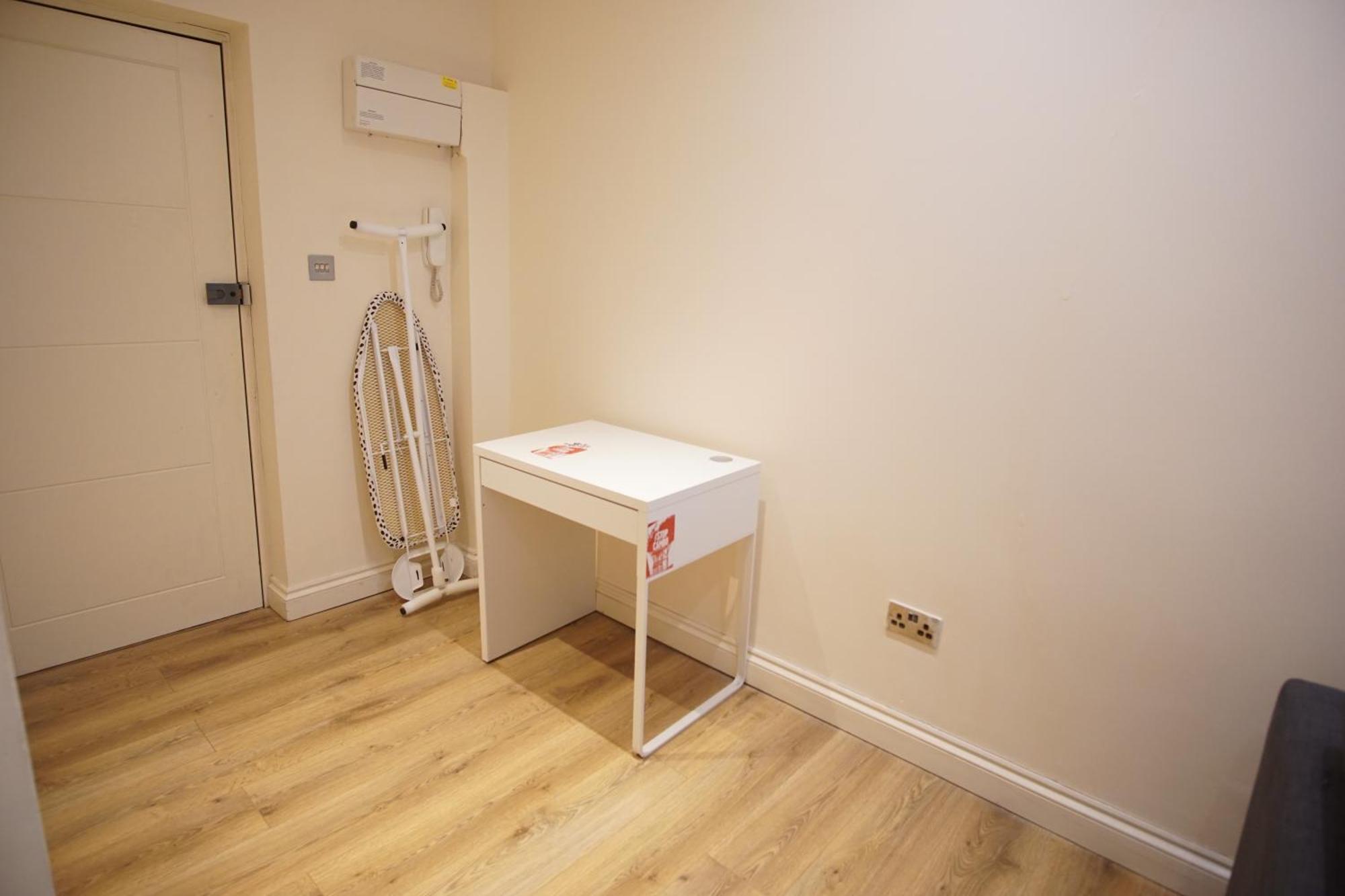Evergreen Apartments, Flat 3, Apartment London