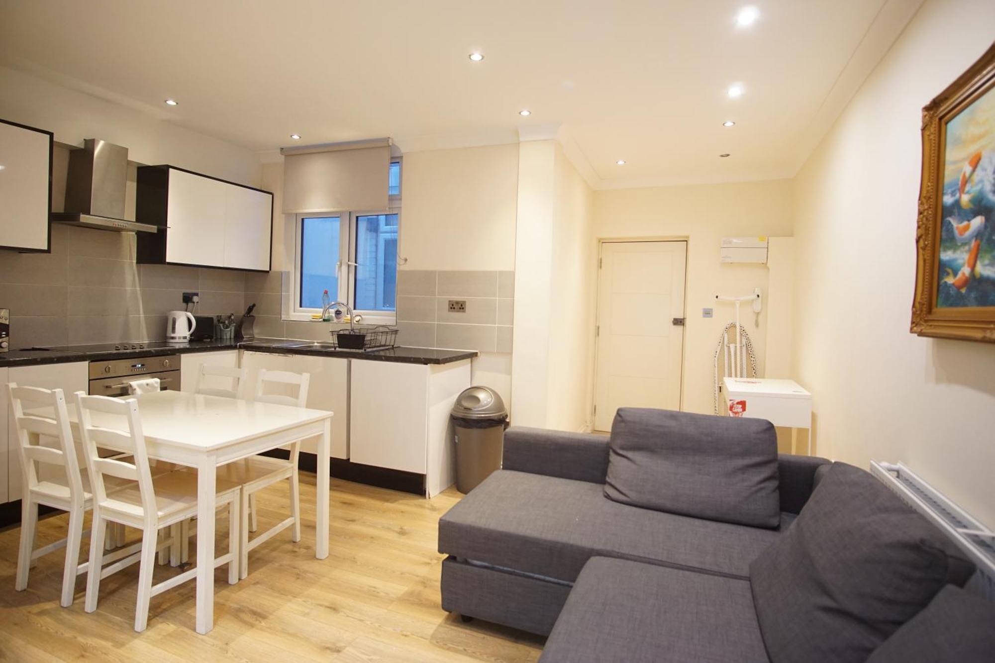 Apartment Evergreen Apartments, Flat 3,