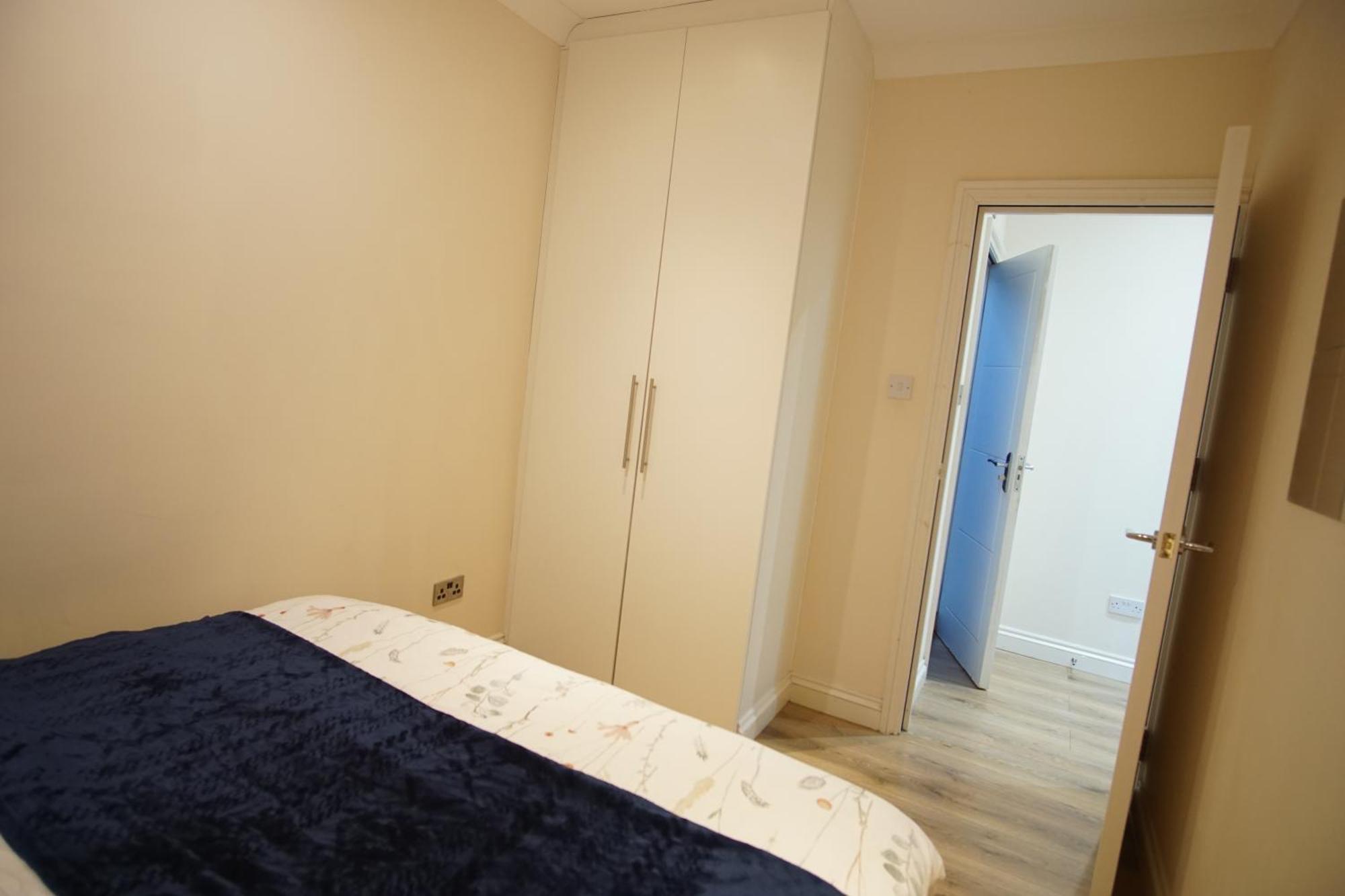 Evergreen Apartments, Flat 3, *