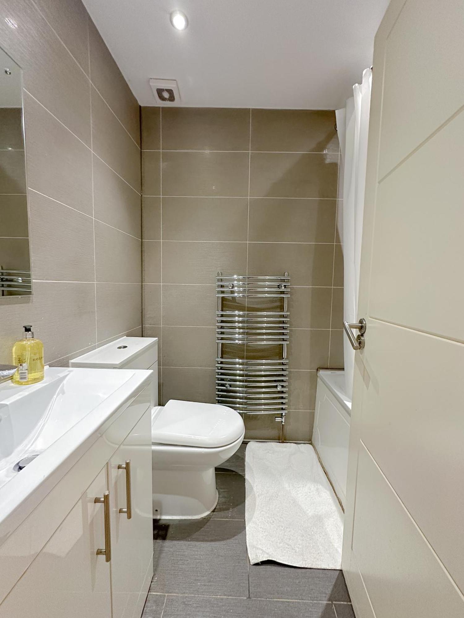 Evergreen Apartments, Flat 3, Apartamento Londres